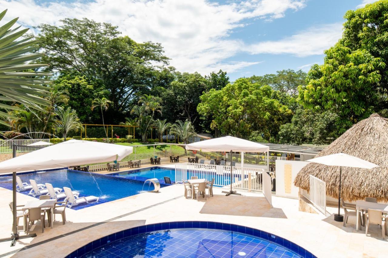 Hotel Villa Camila ลาปินตาดา ภายนอก รูปภาพ
