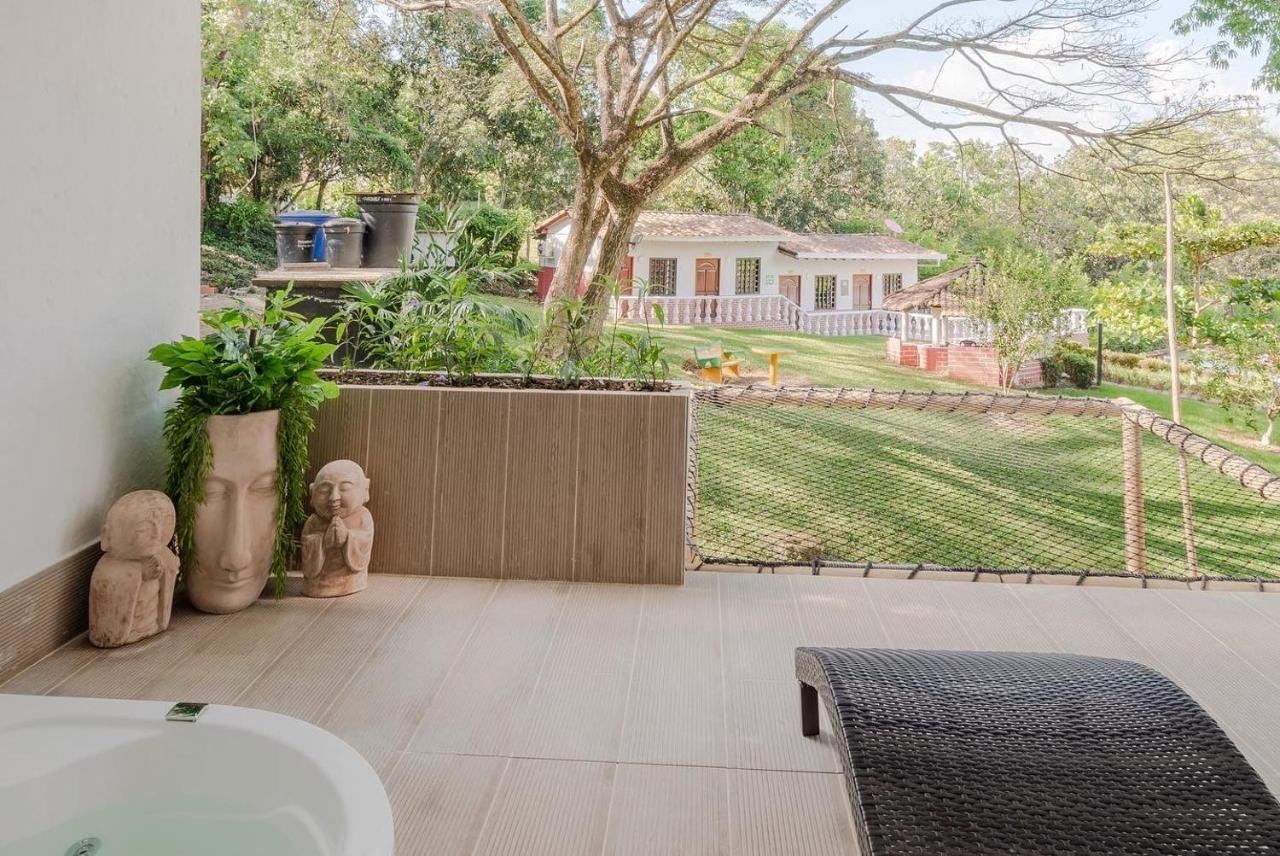 Hotel Villa Camila ลาปินตาดา ภายนอก รูปภาพ
