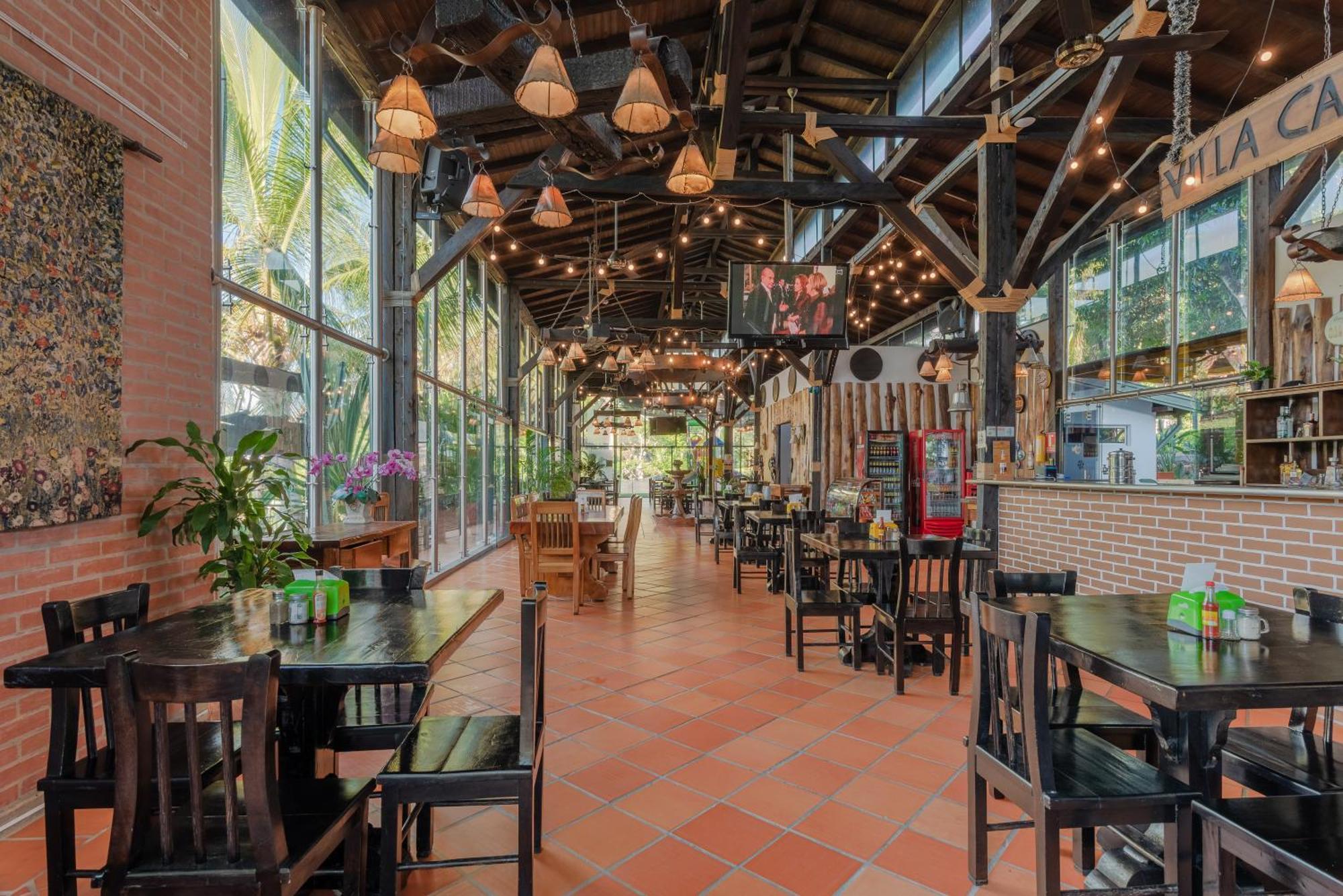 Hotel Villa Camila ลาปินตาดา ภายนอก รูปภาพ