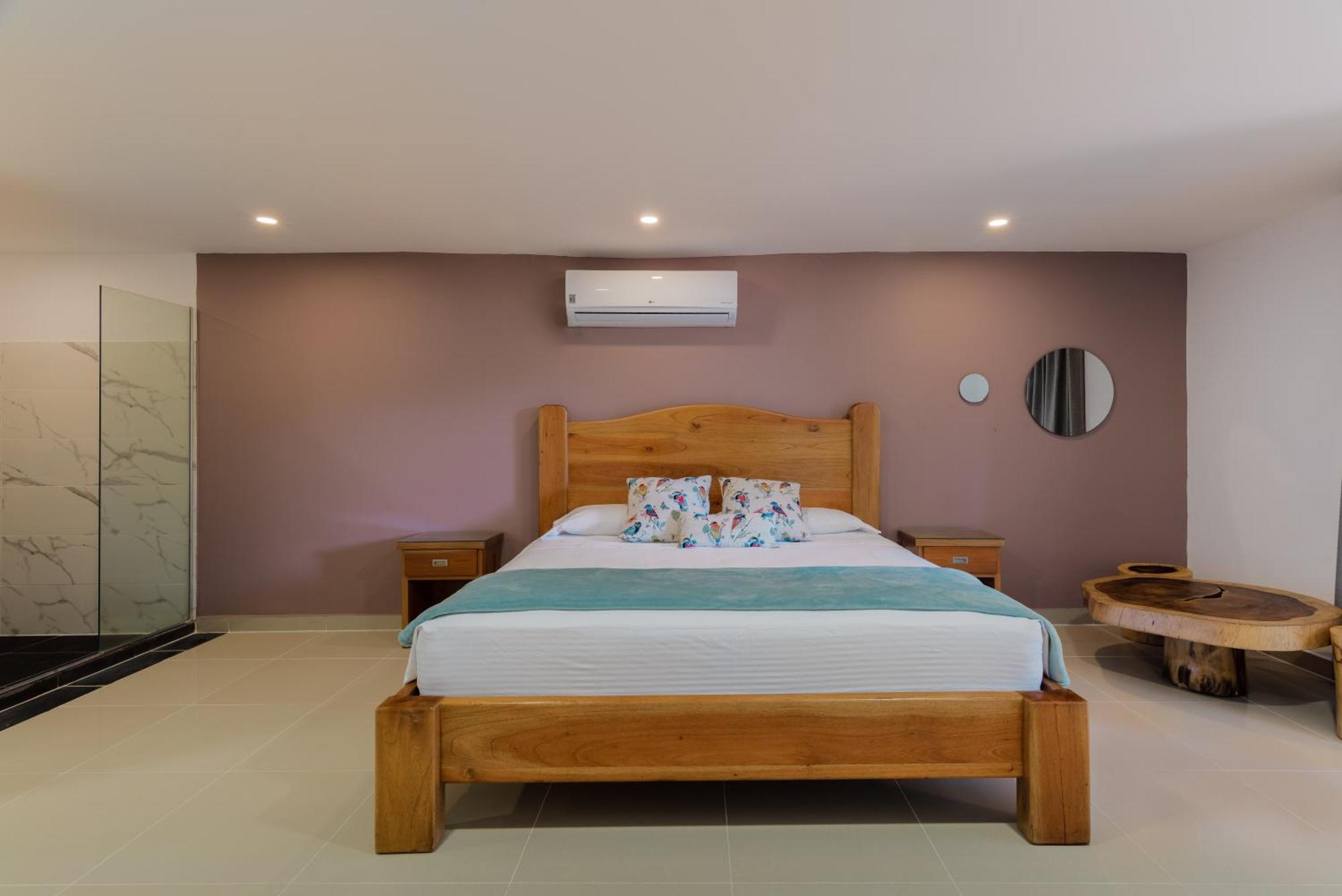 Hotel Villa Camila ลาปินตาดา ภายนอก รูปภาพ