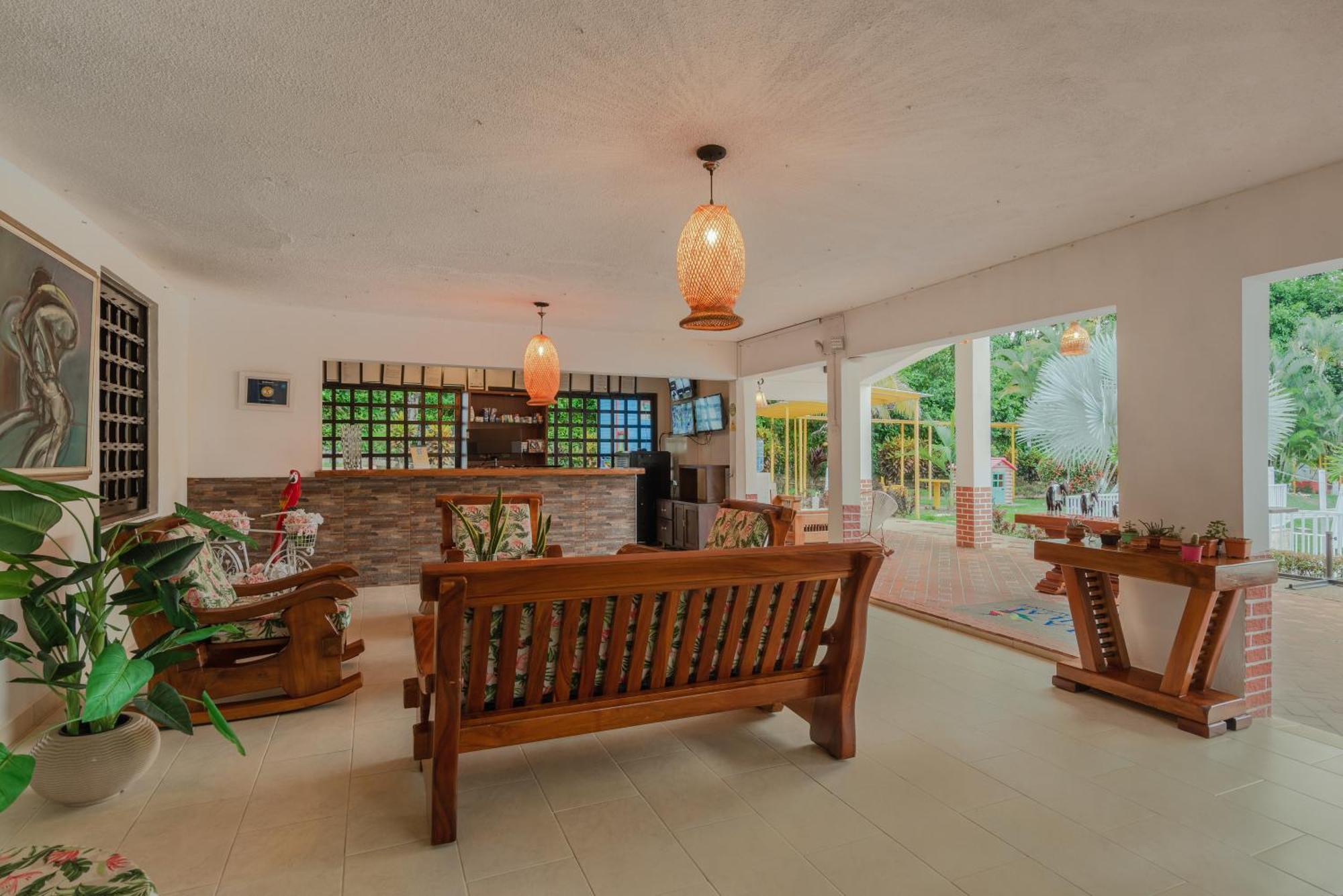 Hotel Villa Camila ลาปินตาดา ภายนอก รูปภาพ