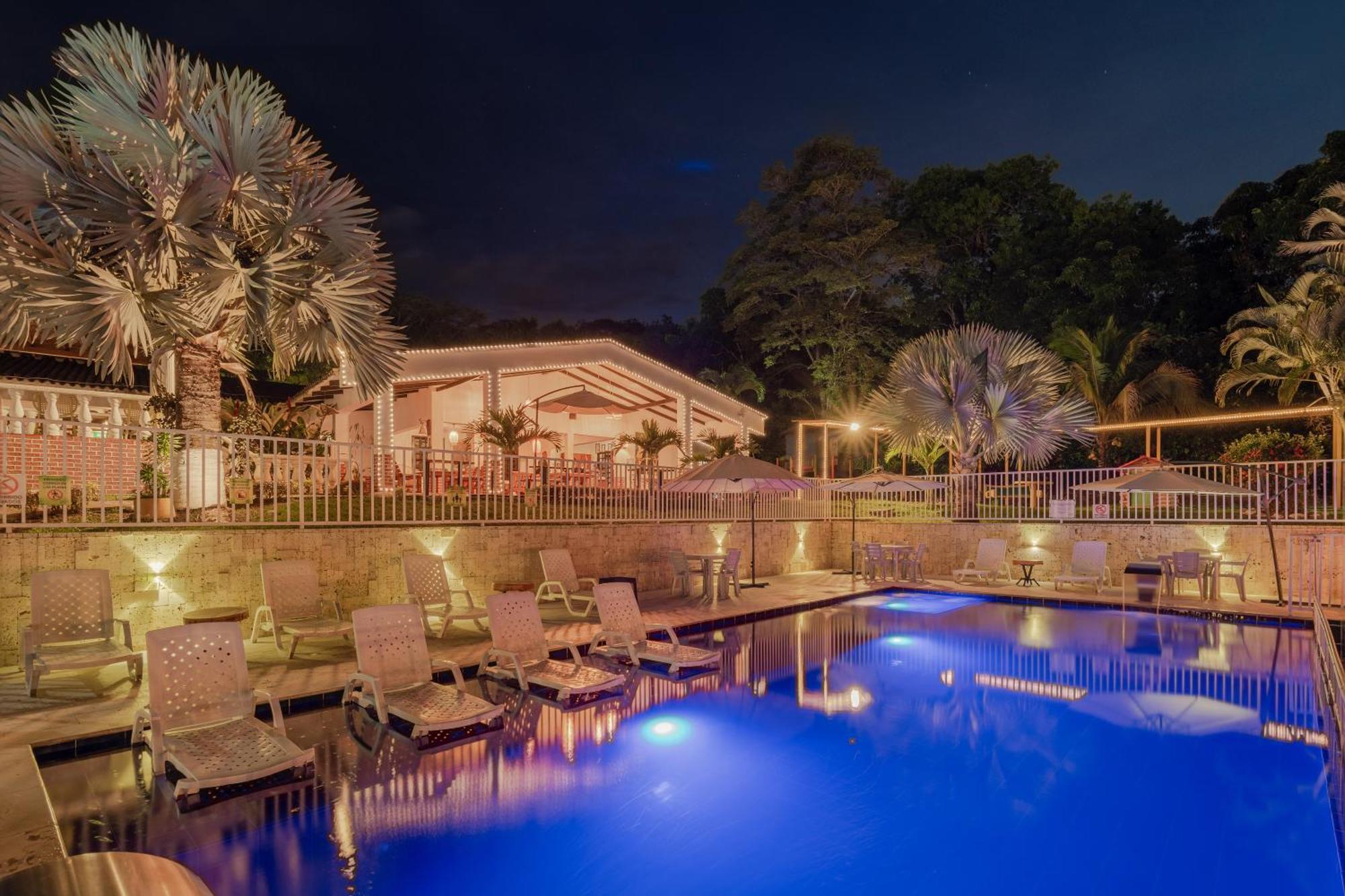 Hotel Villa Camila ลาปินตาดา ภายนอก รูปภาพ