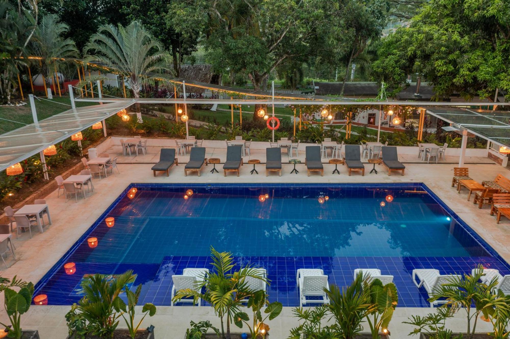 Hotel Villa Camila ลาปินตาดา ภายนอก รูปภาพ