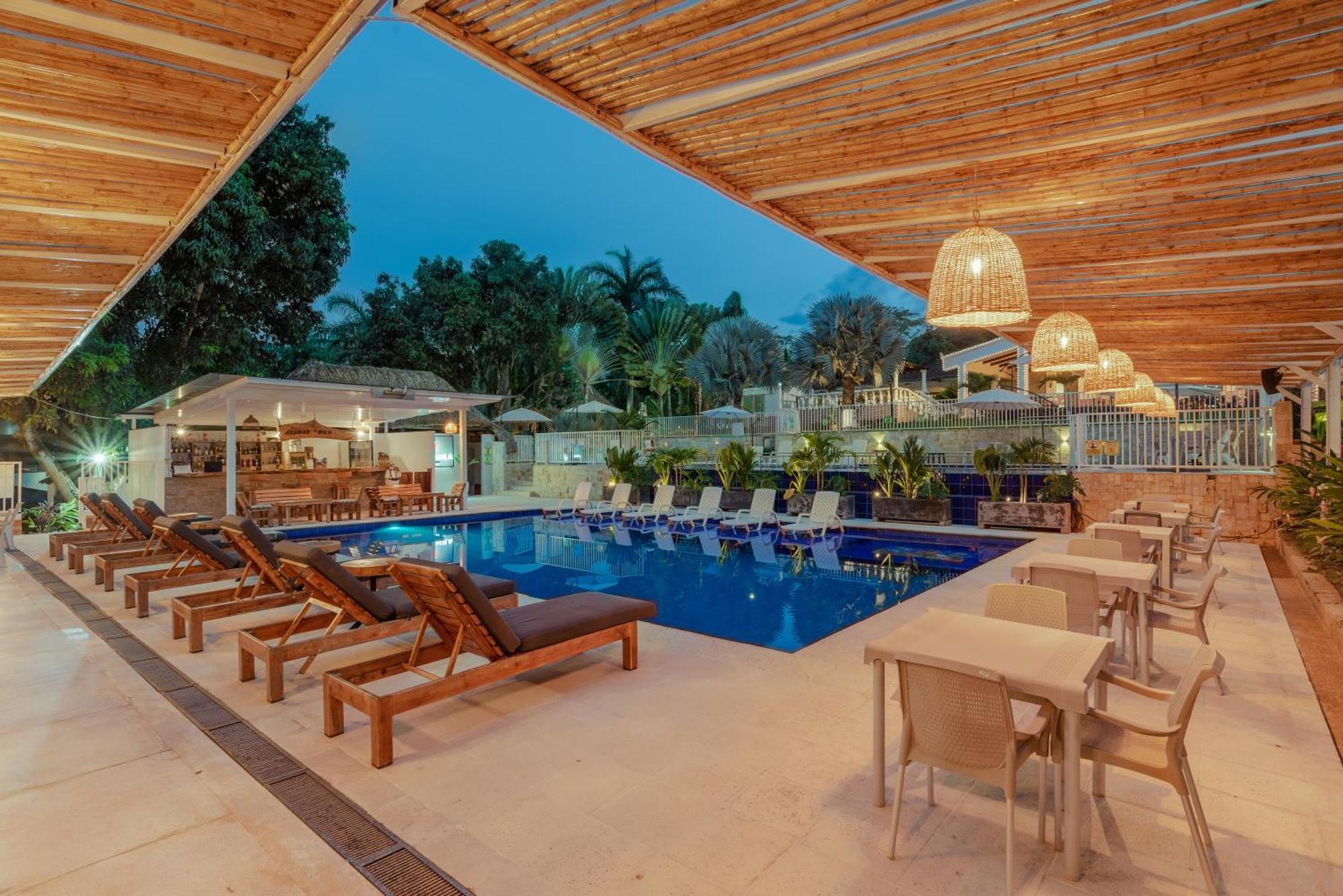Hotel Villa Camila ลาปินตาดา ภายนอก รูปภาพ