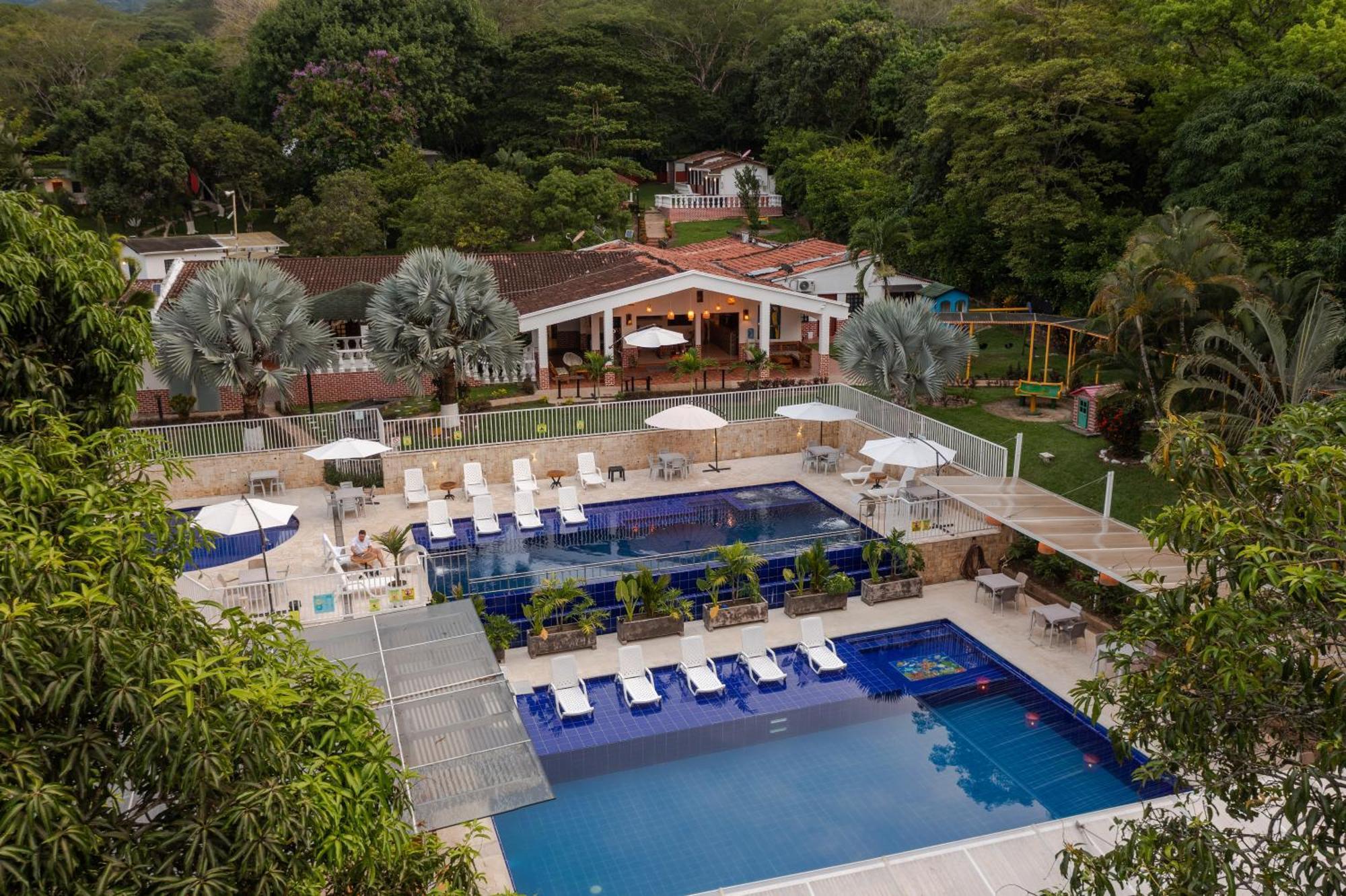 Hotel Villa Camila ลาปินตาดา ภายนอก รูปภาพ