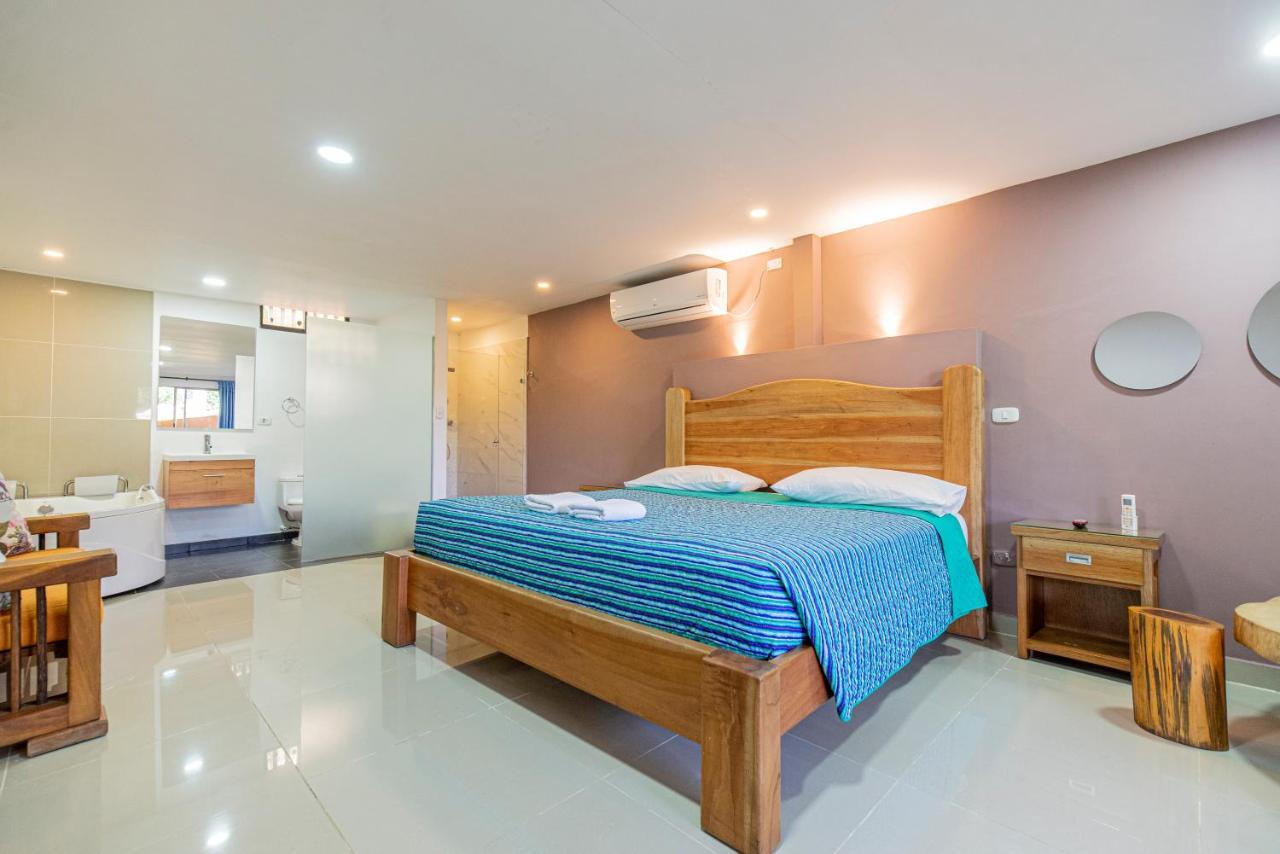Hotel Villa Camila ลาปินตาดา ภายนอก รูปภาพ