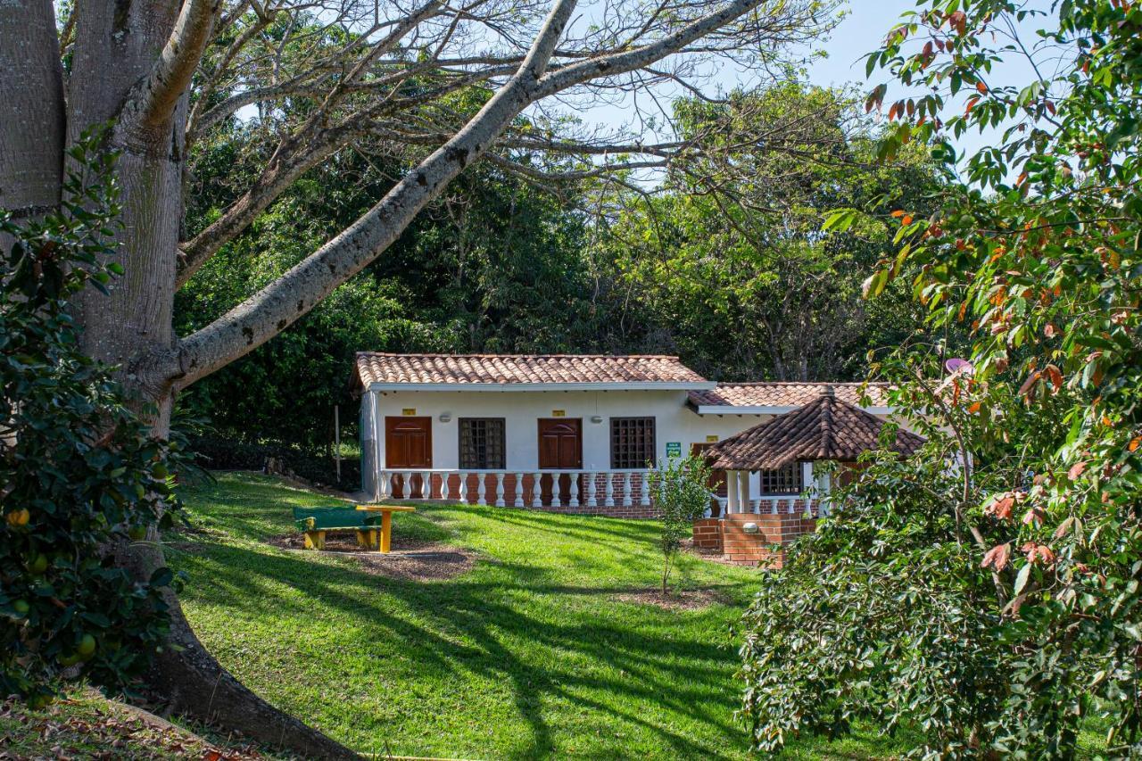 Hotel Villa Camila ลาปินตาดา ภายนอก รูปภาพ