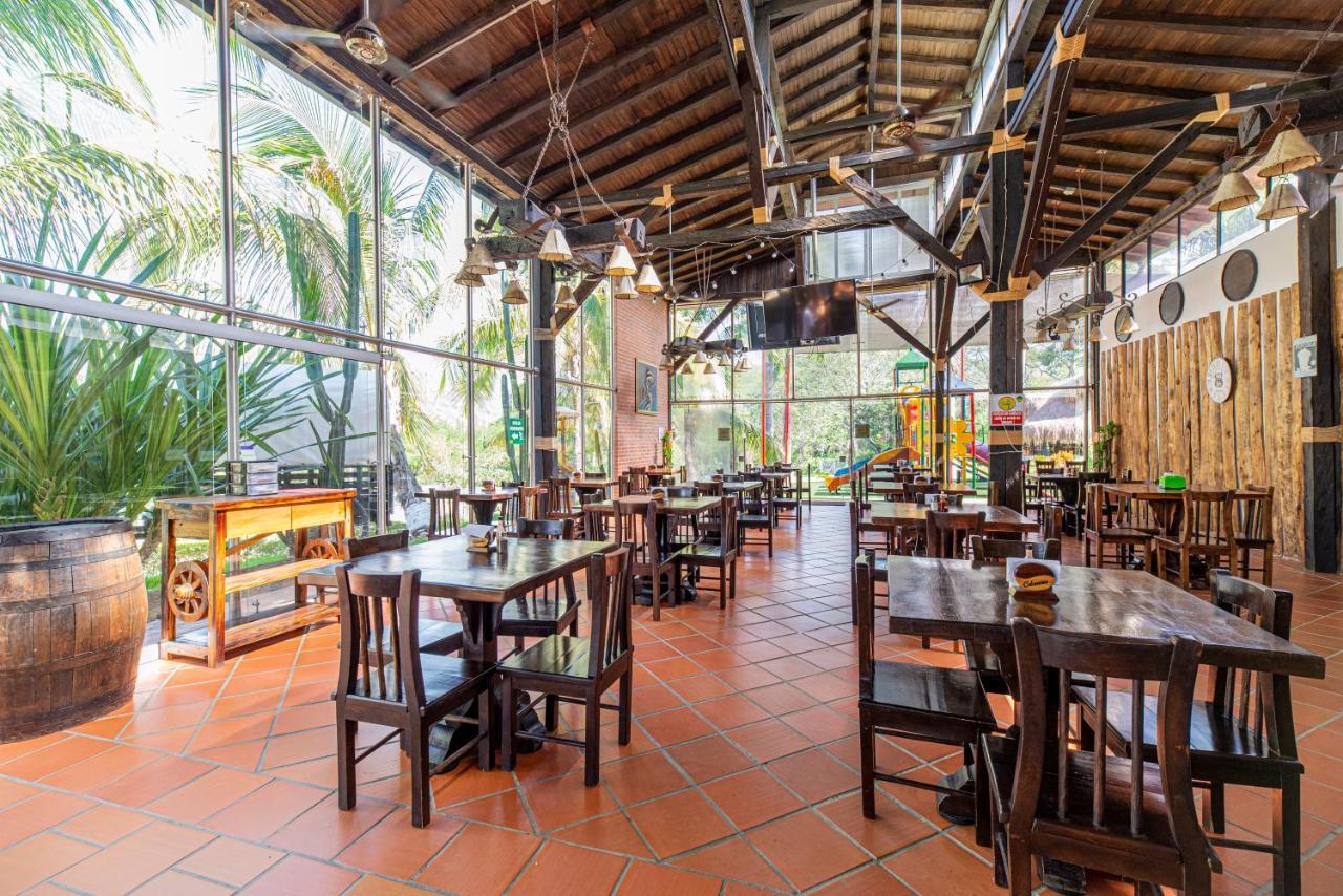 Hotel Villa Camila ลาปินตาดา ภายนอก รูปภาพ